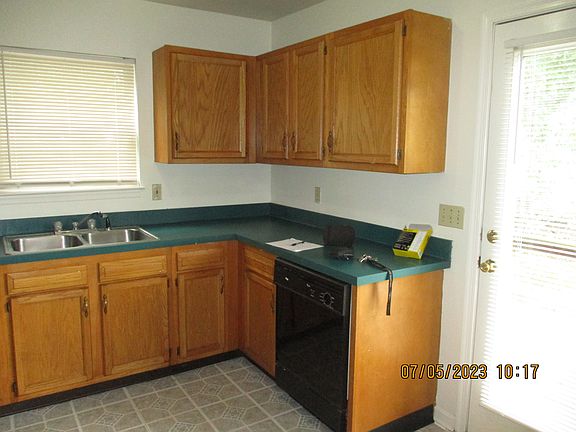 5th image of 514 Jefferson St