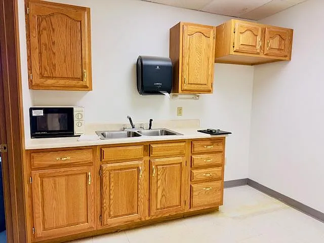 18 Sportsman Dr — Photo 25