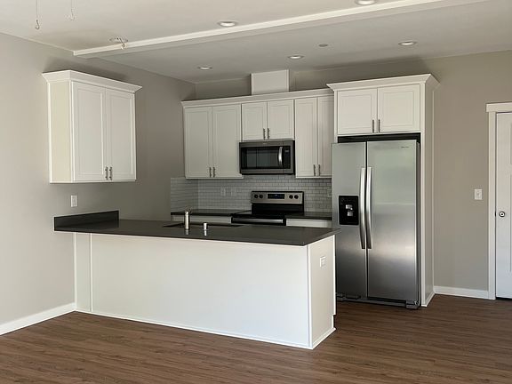 5th image of 314 Stevens Ave NE #B