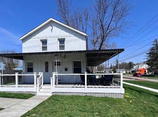 225 3rd St, Fenton, MI 48430