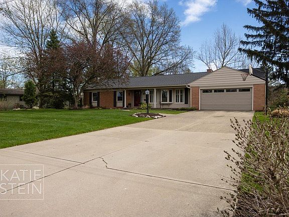 2nd image of 4270 Greenbrier Ct SE