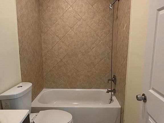 5th image of 6349 Buist Ave