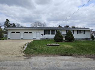 623 5th Ave SW, Oelwein, IA 50662