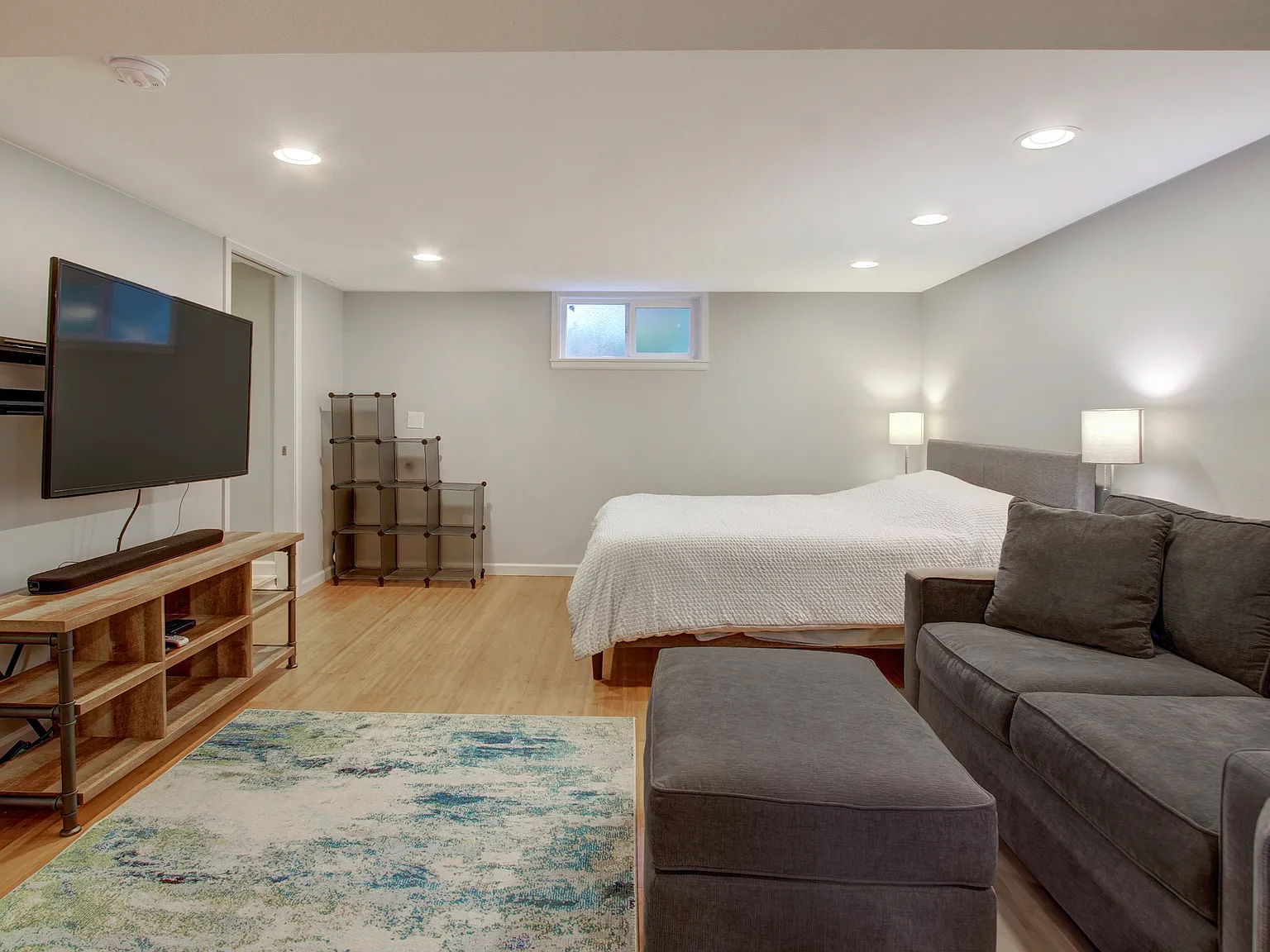 Studio, 820 sqft, $1,450 — Photo 2