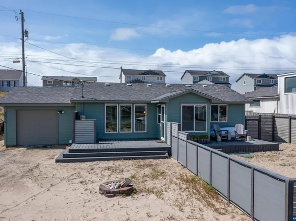 2010 NW Seaview Dr, Waldport, OR 97394