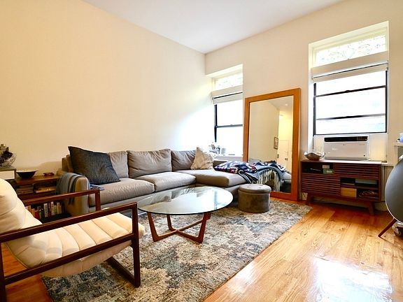 4th image of 133 W 74th St APT 3A