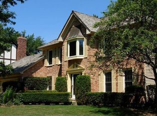 984 Chapel Ct N, Glen Ellyn, IL 60137