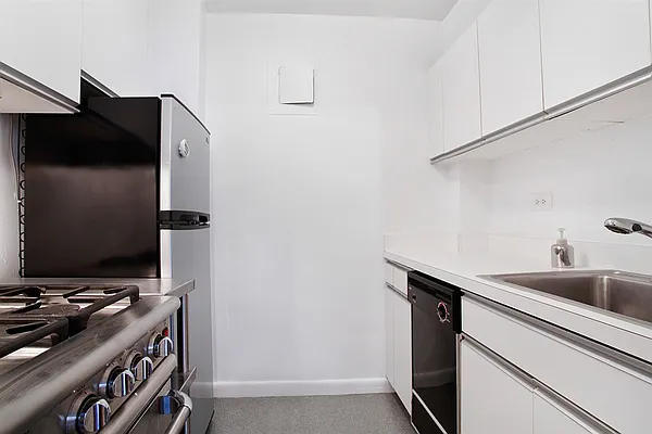 Sold by Corcoran | media 16