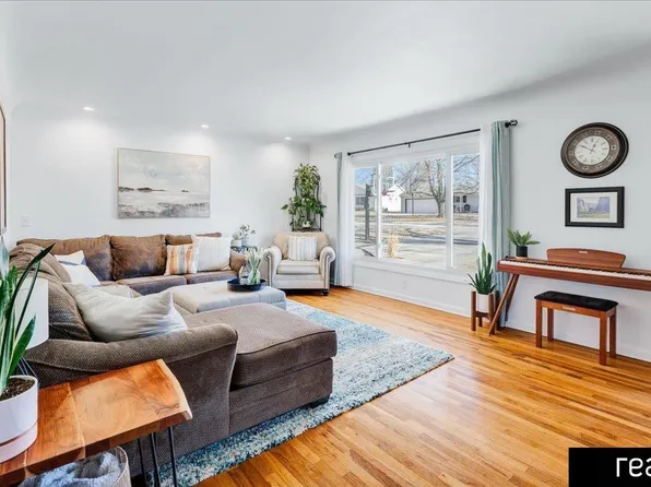 1026 N 63rd St, Omaha, NE 68132