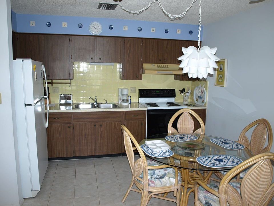 2nd image of 4341 Tahitian Gardens Cir APT F