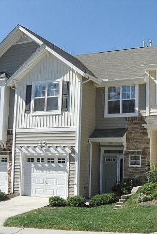 Amazing 3 bedroom, 2-1/2 bath with tons of upgrades! 