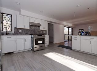 20 Broadlawn Dr, Newton, MA 02467