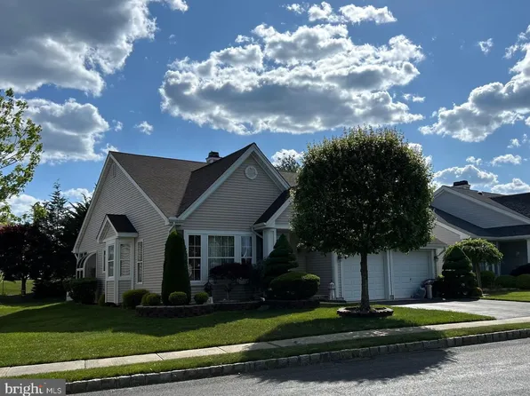 13 Waterfall Ln, Barnegat, NJ 08005