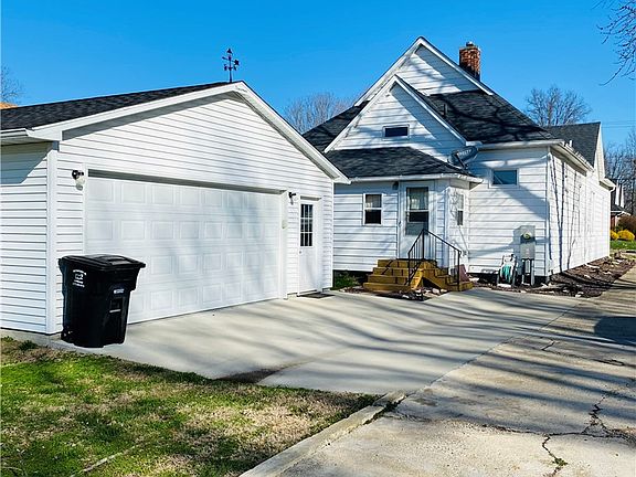 5th image of 703 E Jefferson Ave