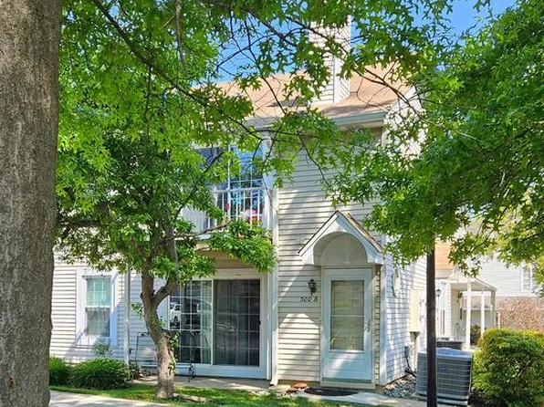 300B Mitten Ln #B, Mount Laurel, NJ 08054