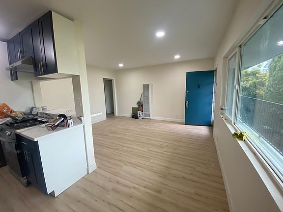 4th image of 1427 Centinela Ave APT 5