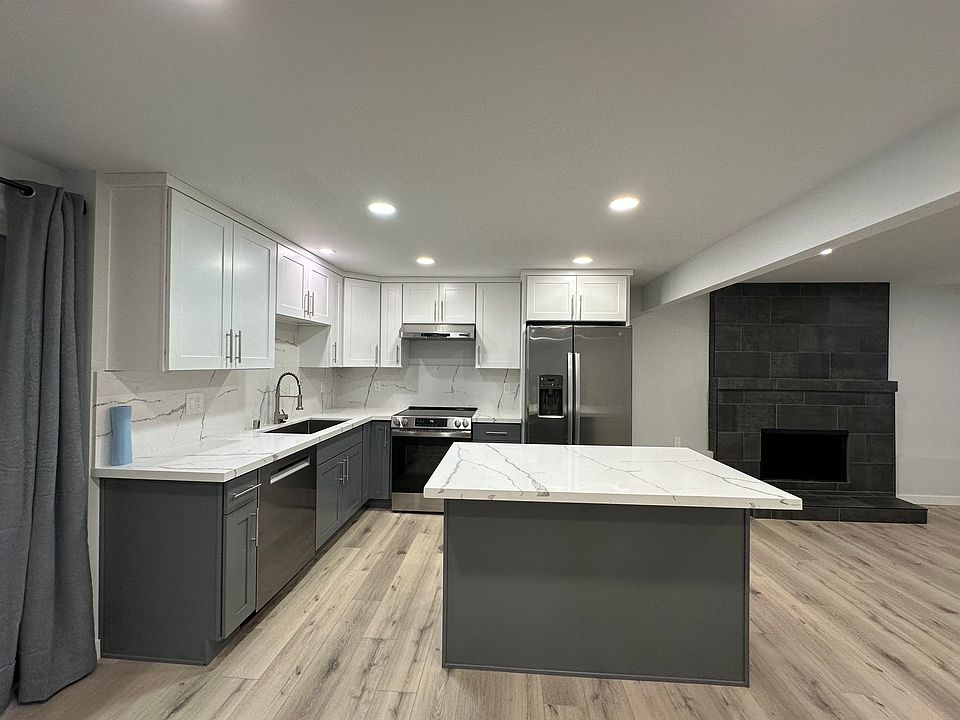 1st image of 20914 3rd Ave W #B