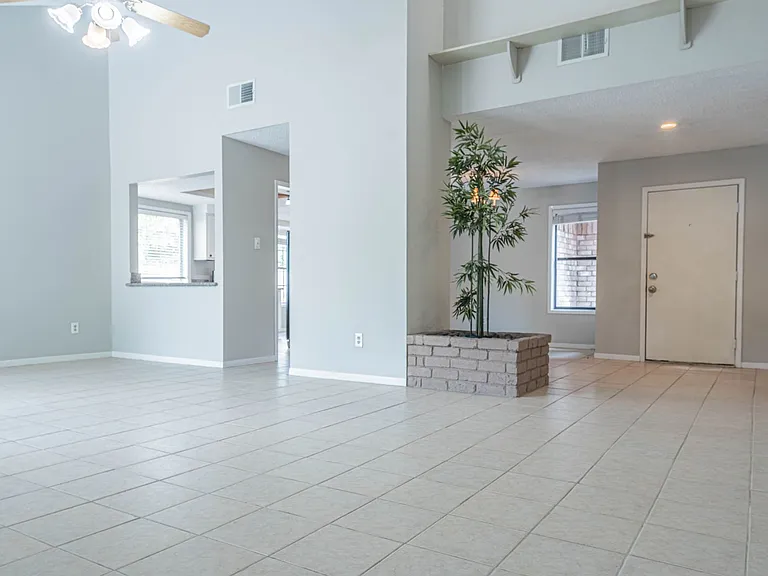 7410 Songwind Ln — Photo 6