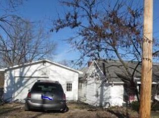 16 Hill St, Park Hills, MO 63601
