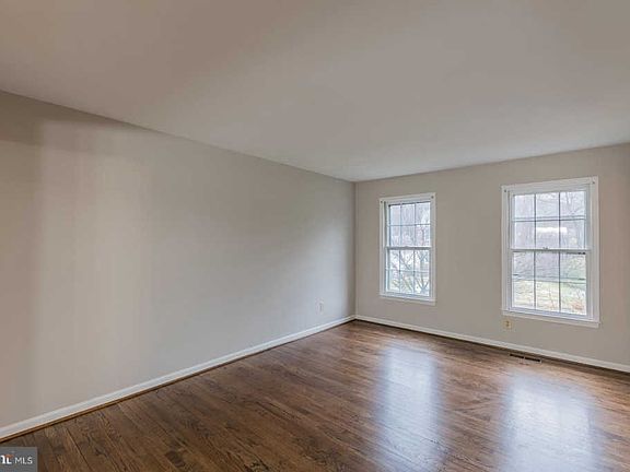 4th image of 9407 Wallingford Dr