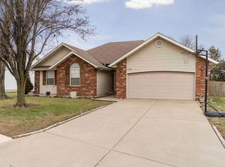 1223 W McGuffey St, Ozark, MO 65721