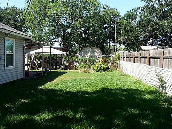 5th image of 211 Ronald Cir