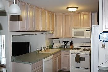 5th image of 1156 Hampshire Dr
