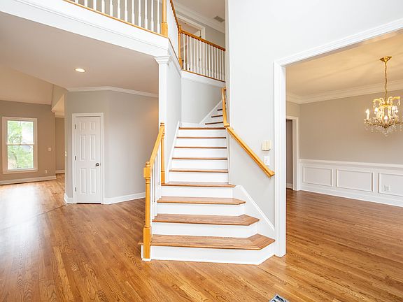 5th image of 5350 Linnadine Way