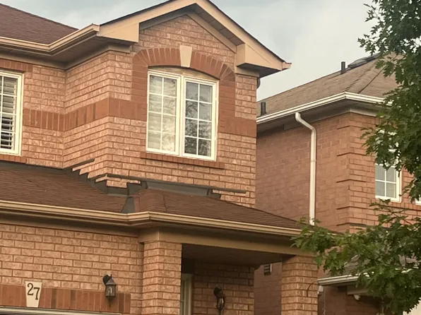 27 Lonestar Cres, Brampton, ON L7A 2H9