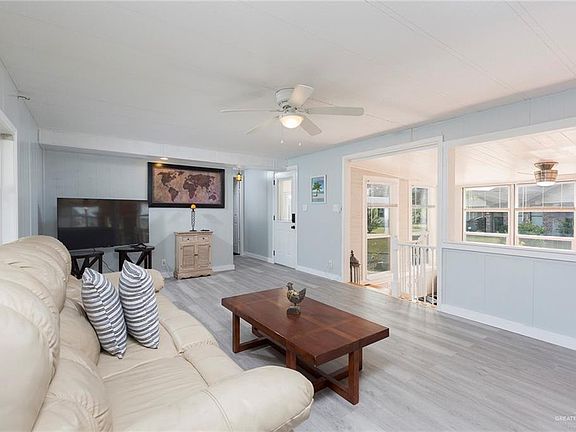 5th image of 1043 La Costa Dr
