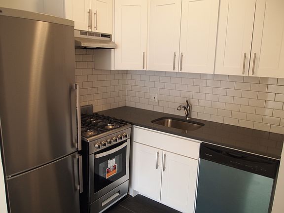 5th image of 119 Saint Marks Pl