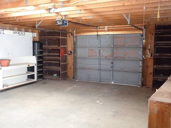 4th image of 2907 E Fruitland St