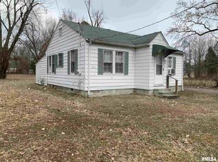 704 Beggs St, Harrisburg, IL 62946