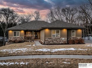 23424 Nancy Cir, Elkhorn, NE 68022