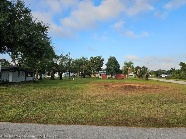 348 Serenade Dr, Lake Placid, FL 33852