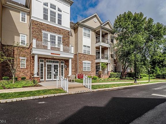 2nd image of 4201 Enclave Cir