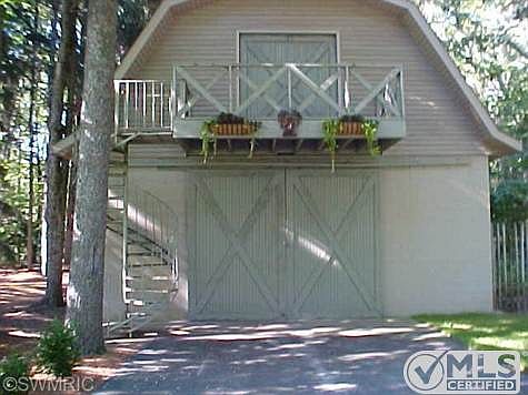 5th image of 1825 S Mears Ave