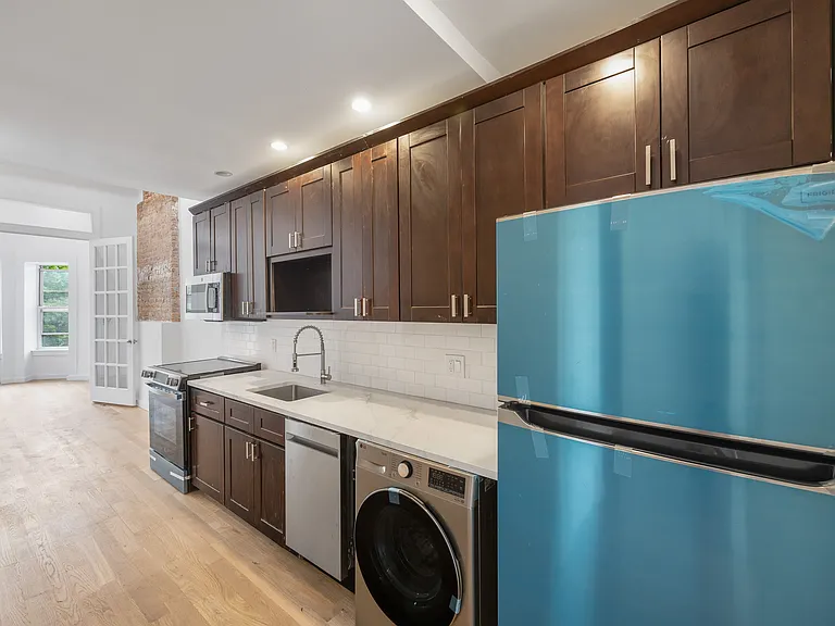 75 Bainbridge St #4B — Photo 10