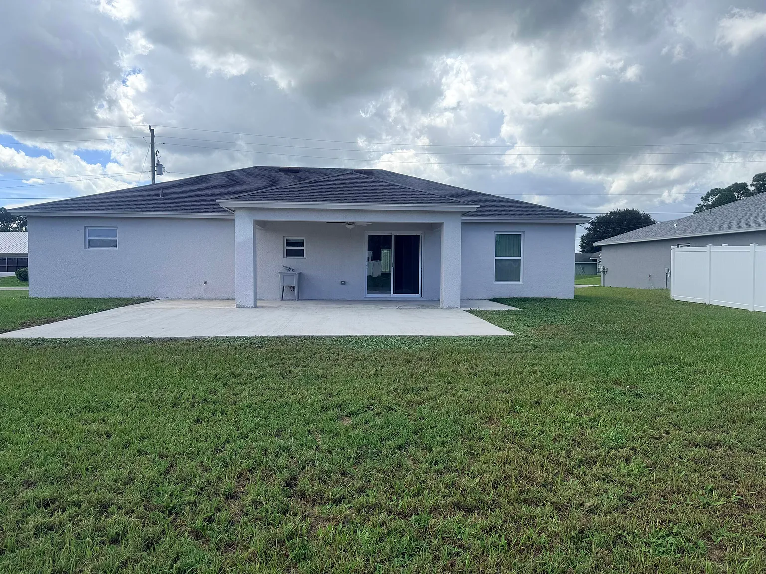 3 bed, 2.0 bath, 1665 sqft, $2,884 — Photo 3