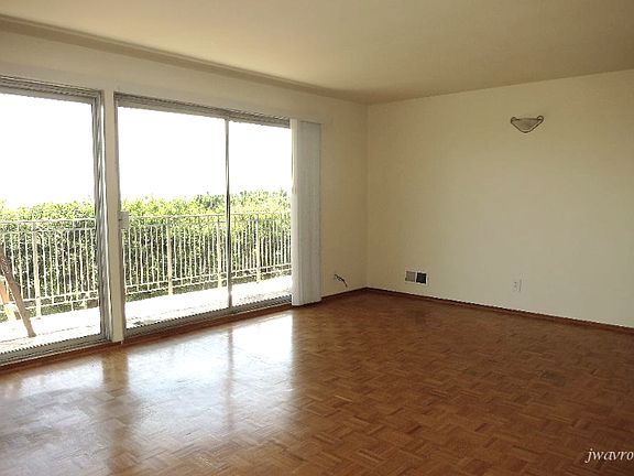 4th image of 60 Parkridge Dr APT 1