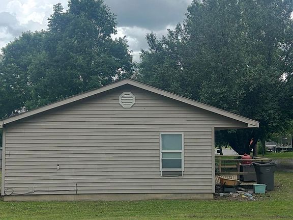 4th image of 102 Hankins Ln