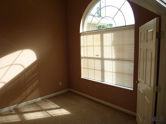 3rd image of 52 Radcliffe Dr