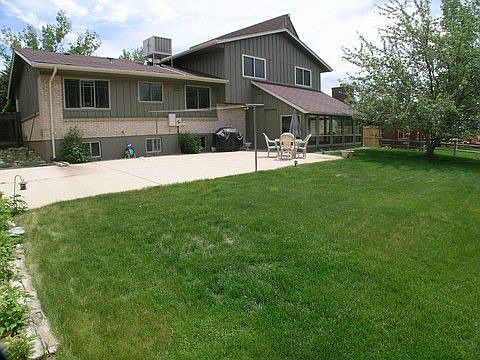 Large Back Patio for Entertaining