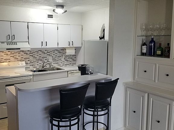 2nd image of 560 Pleasure Island Blvd #101