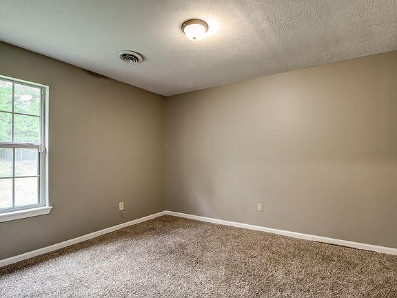 4th image of 133 Gail St