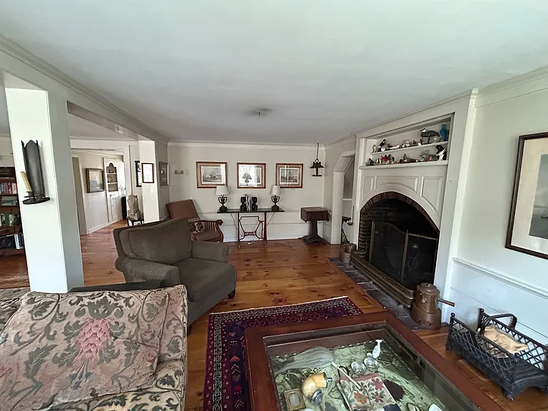 266 N Haverhill Rd — Photo 16