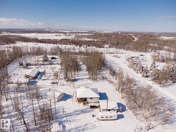 8 Main St, Parkland County, AB T0E 0V0