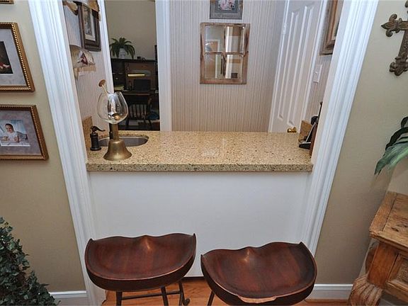 4th image of 11015 Riverview Dr