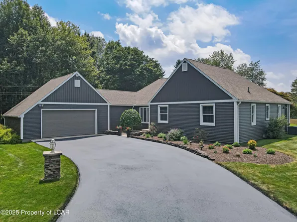 60 Outlet Rd, Dallas, PA 18612