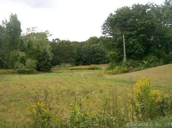 511 Liberty St, Pawcatuck, CT 06379